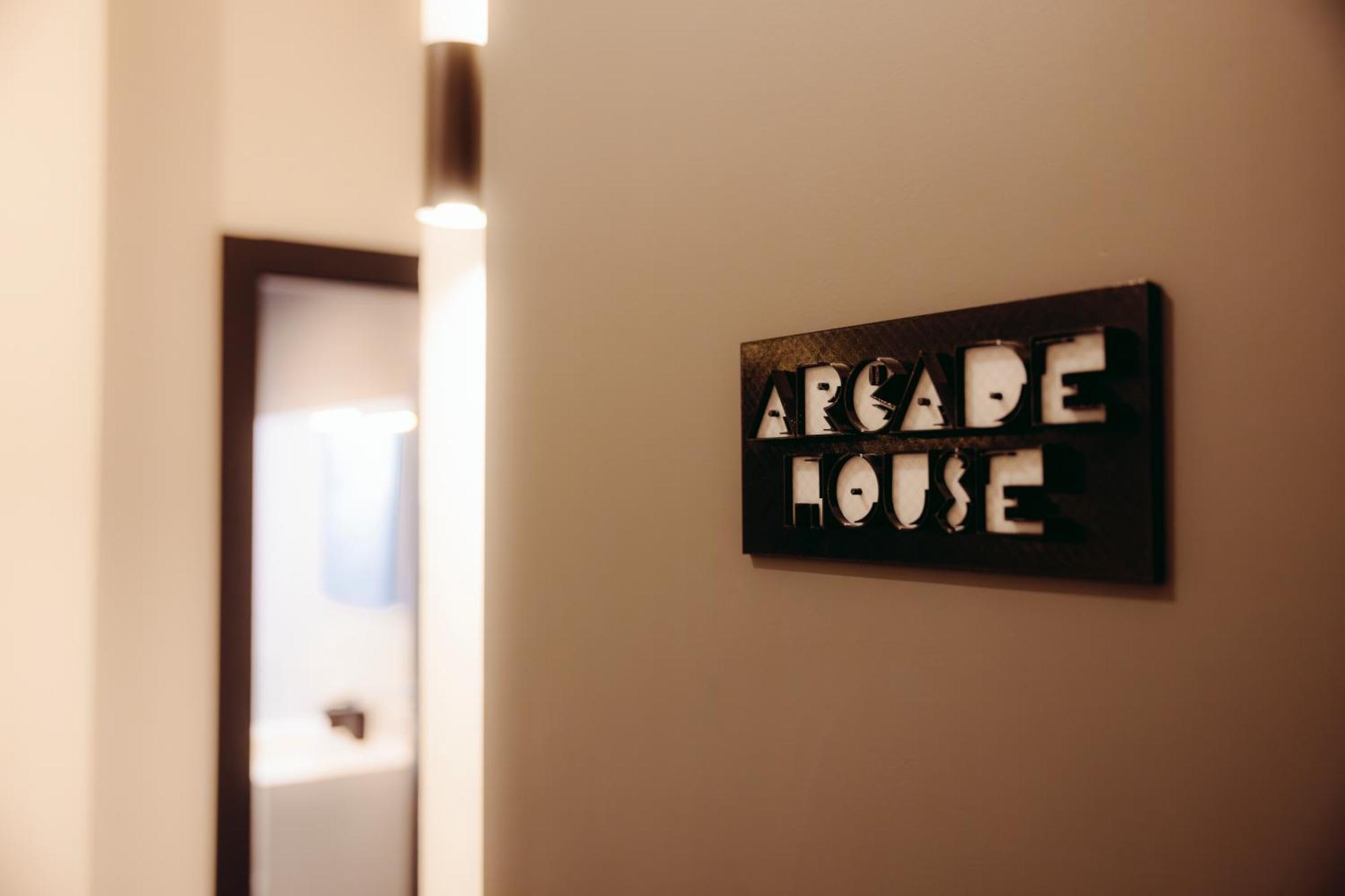 Arcade House Verona Fiera Netflix + Videogame Екстер'єр фото